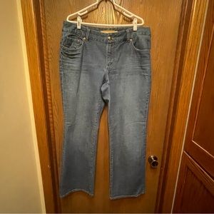 Seven 7 Luxe Thalia Premium Blue Jeans size 18 slightly flared EUC